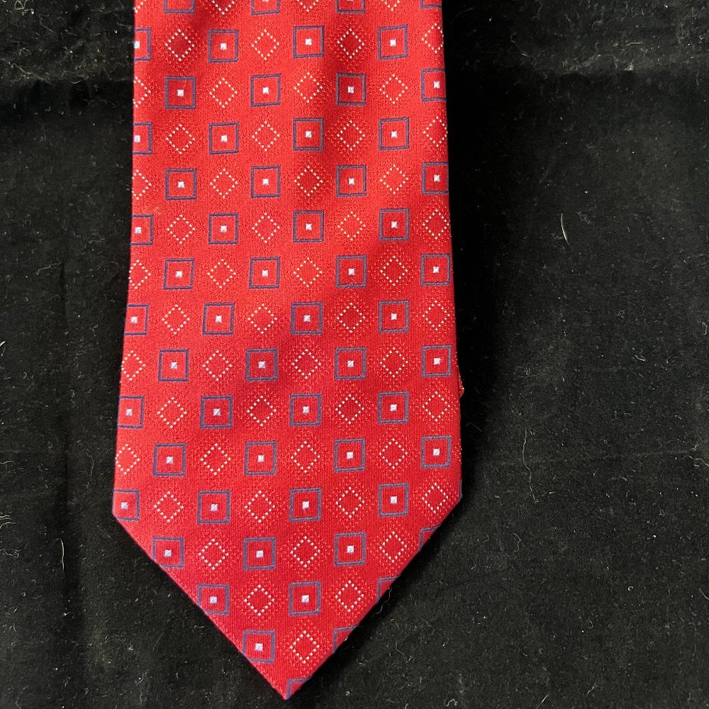 Geoffrey Beene 100% Silk Tie